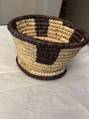 Handcrafted Round Wicker Coiled Beige Brown  6.25” Bowl Basket